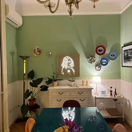 Δωμάτια σε οικογενειακή κατοικία Art Lovers *